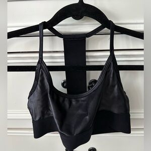 NOLI Ladies Women Size Small Black Faux Leather Back Vertical Strap Spor…